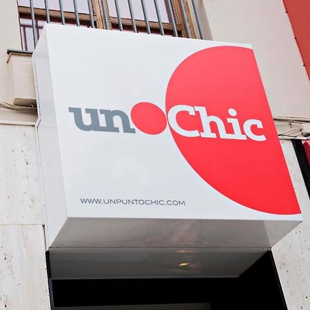 Hospedium Hostal Un Punto Chic Huesca Buitenkant foto