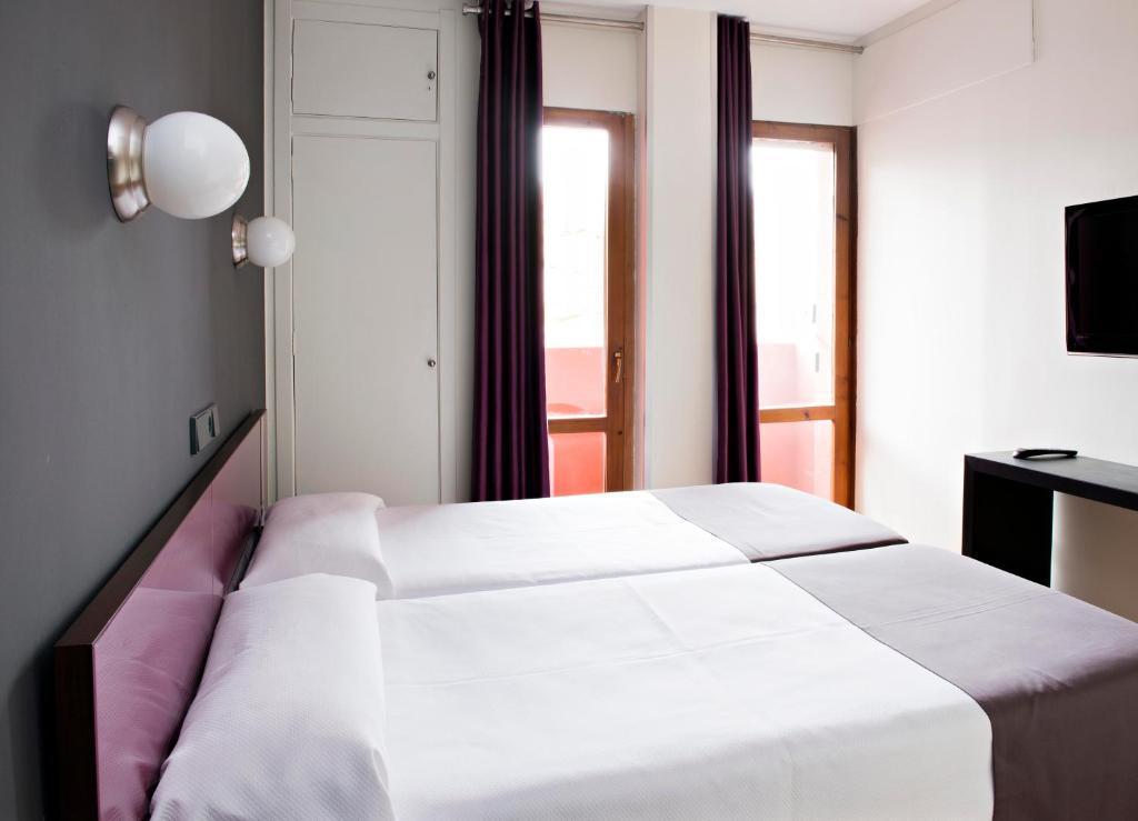 Hospedium Hostal Un Punto Chic Huesca Kamer foto