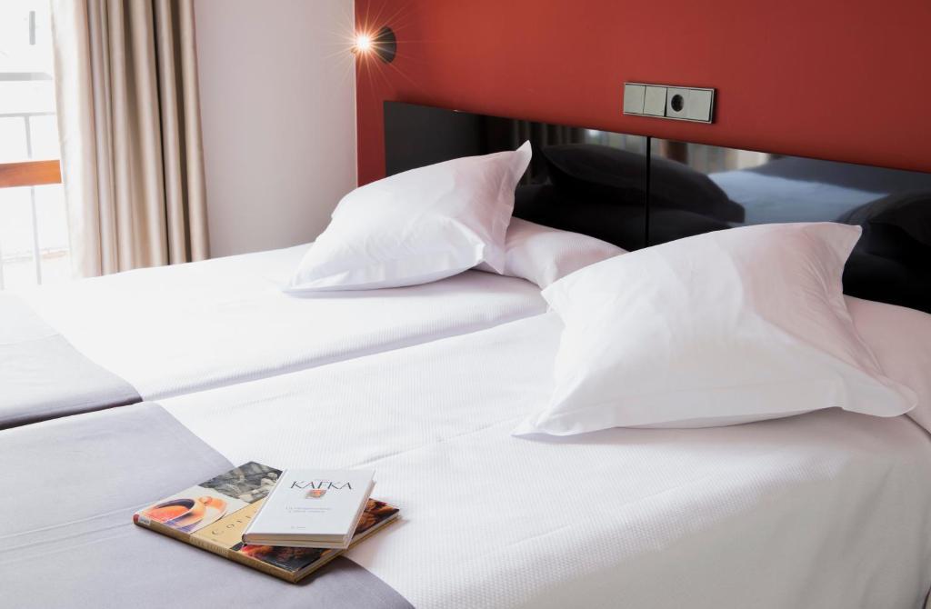 Hospedium Hostal Un Punto Chic Huesca Kamer foto
