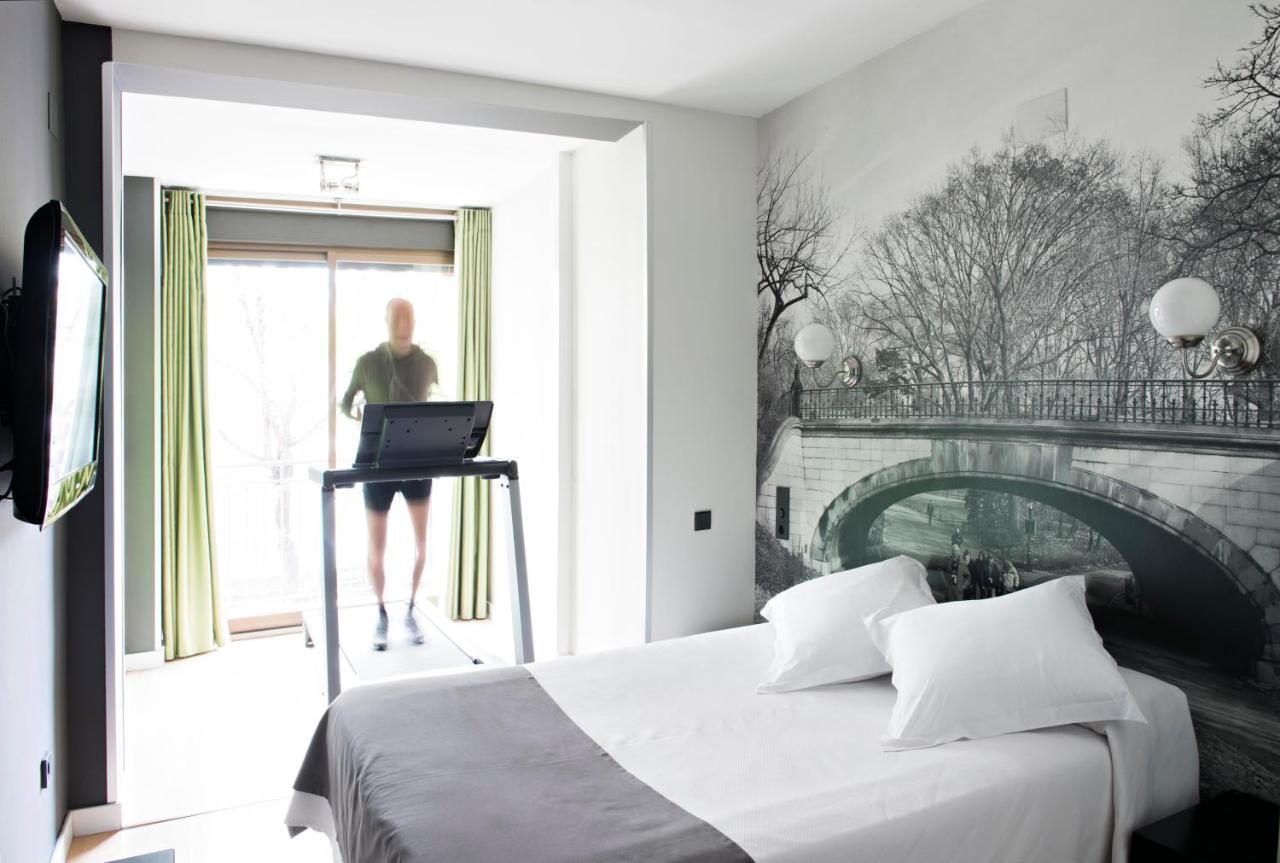 Hospedium Hostal Un Punto Chic Huesca Kamer foto